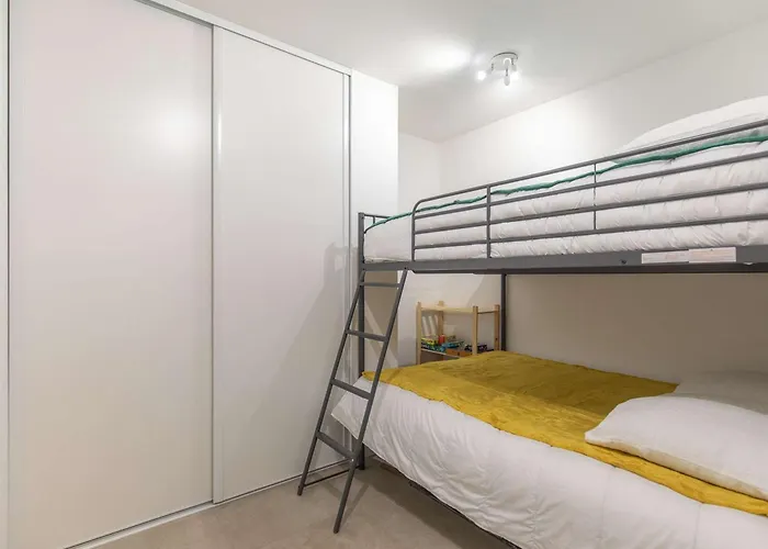 T3, Terrasse, Parking, Animaux Acceptes, Proche Telecabine Et Centre De - Fr-1-401-305 Cauterets