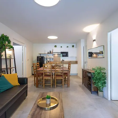 T3, Terrasse, Parking, Animaux Acceptes, Proche Telecabine Et Centre De - Fr-1-401-305 *