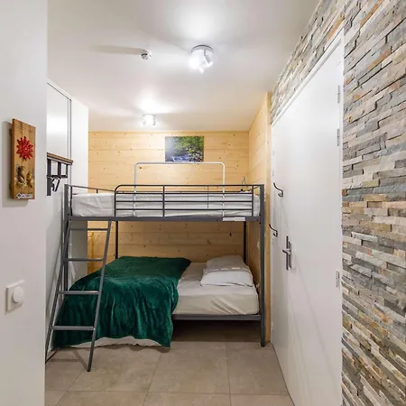 Apartman T3, Terrasse, Parking, Animaux Acceptes, Proche Telecabine Et Centre De - Fr-1-401-305