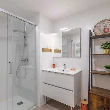 T3, Terrasse, Parking, Animaux Acceptes, Proche Telecabine Et Centre De - Fr-1-401-305 Apartman