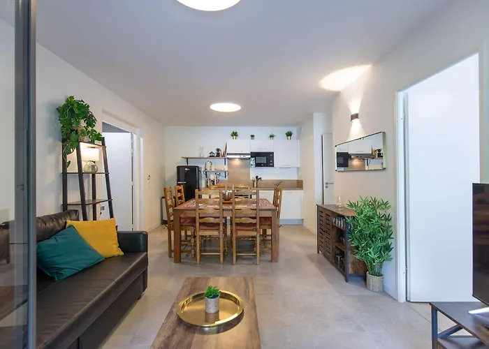 T3, Terrasse, Parking, Animaux Acceptes, Proche Telecabine Et Centre De - Fr-1-401-305 *